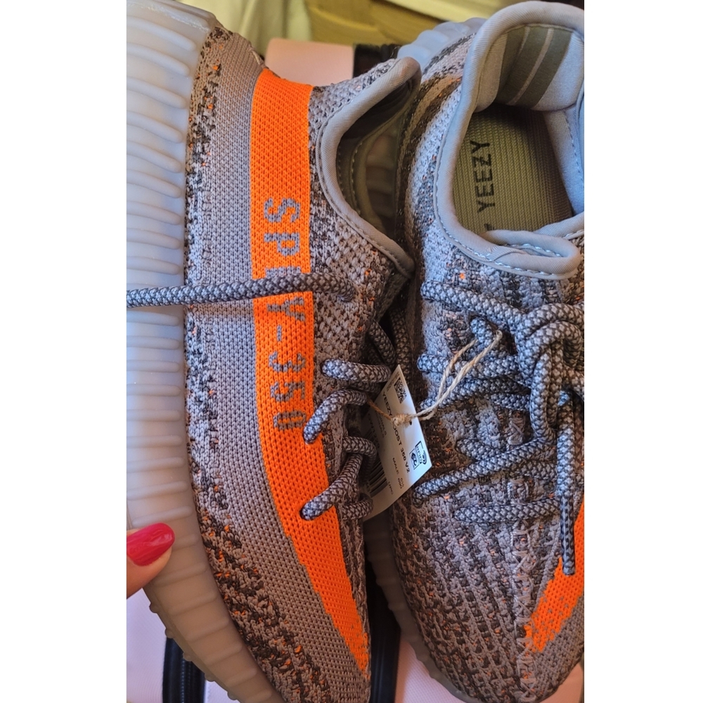 YEEZY BOOST 350 V2 REFLECTIVE

"Beluga"